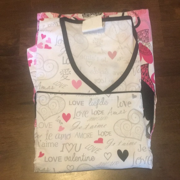 NWOT Uniform Advantage Printed Top Small - Picture 2 of 6